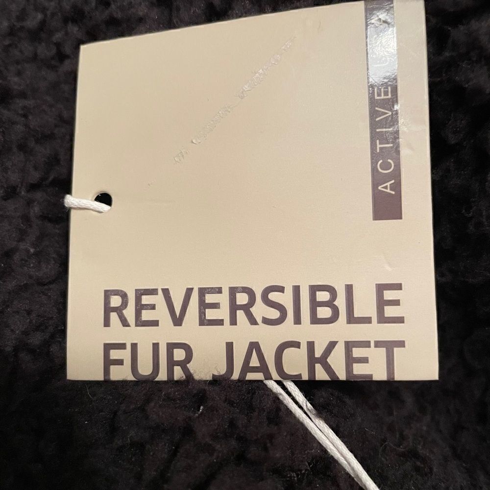 Active USA Reversible Fur Jacket - Picture 5 of 6